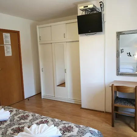 Radovic 게스트하우스 챠브타트